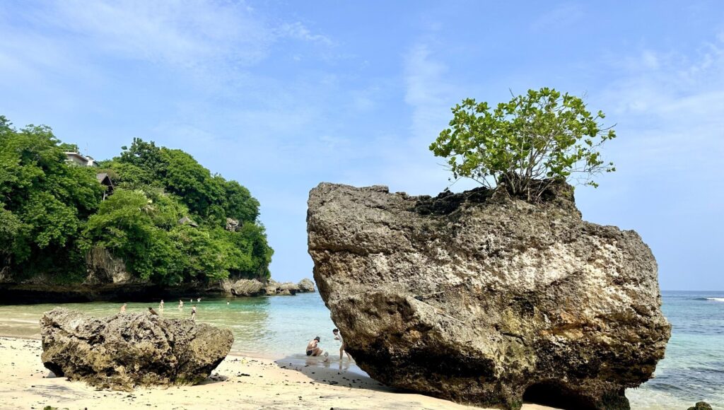 Padang Padang beach na Bali nejkrásnější pláže