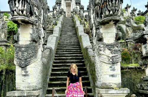 Sandra sírová, Lempuyang Temple na Bali, solo cestovatelka